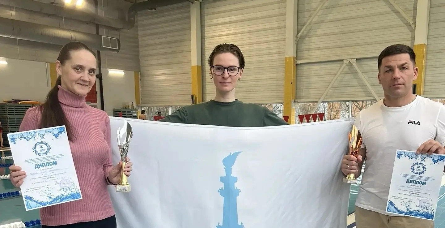 Педагоги школы приняли участие в соревнованиях по плаванию Swim Battle